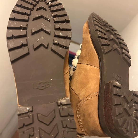 UGG 2024 - Picture 2 of 2